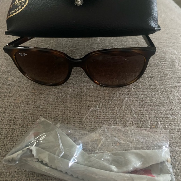 COPY - Ray ban Havana women’s sunglasses - Picture 4 of 7